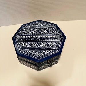 Blue&white HandCrafted Wooden Jewelry Box Velvet Lining Appx 6.40”x6.40x2.40”New